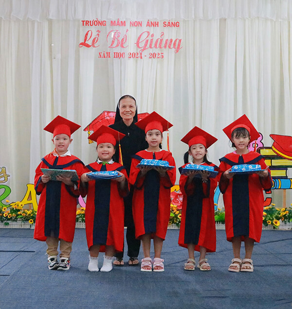 Hiệp Thông Tạ Ơn Chúa Năm Học 2024 - 2025 kết thúc tốt đẹp